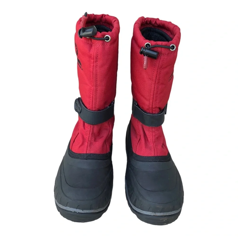 Kamik Kids Red  Black Kids Snow‎ Boots Size 5 Good Condition.